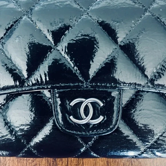 SOLD! Chanel Classic Quilted Patent Leather Wallet on chain, black - Picture 7 of 17